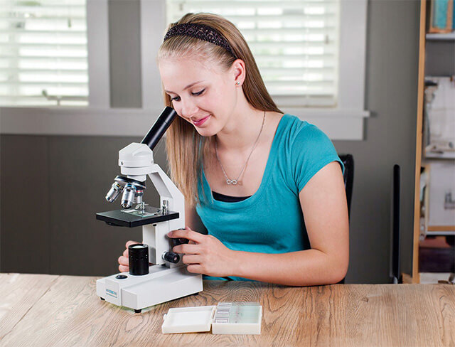 Electric Students light Microscope